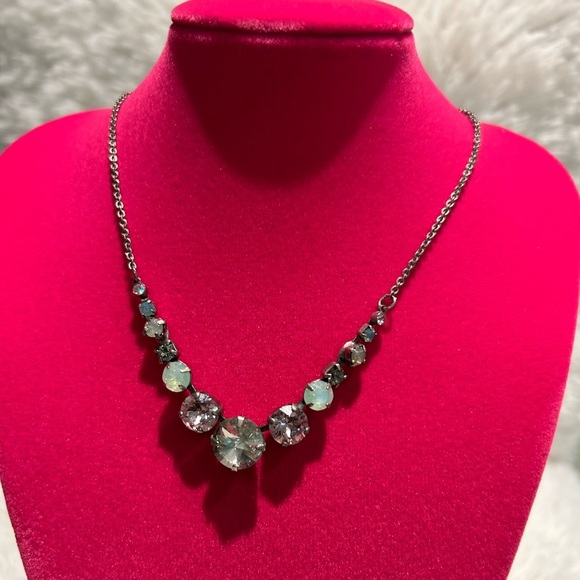 Beautiful Sorrelli Delicate Round Tennis Necklace - Picture 4 of 8